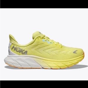 Hoka Arahi 6
Women’s size 8.5B -which is Medium width